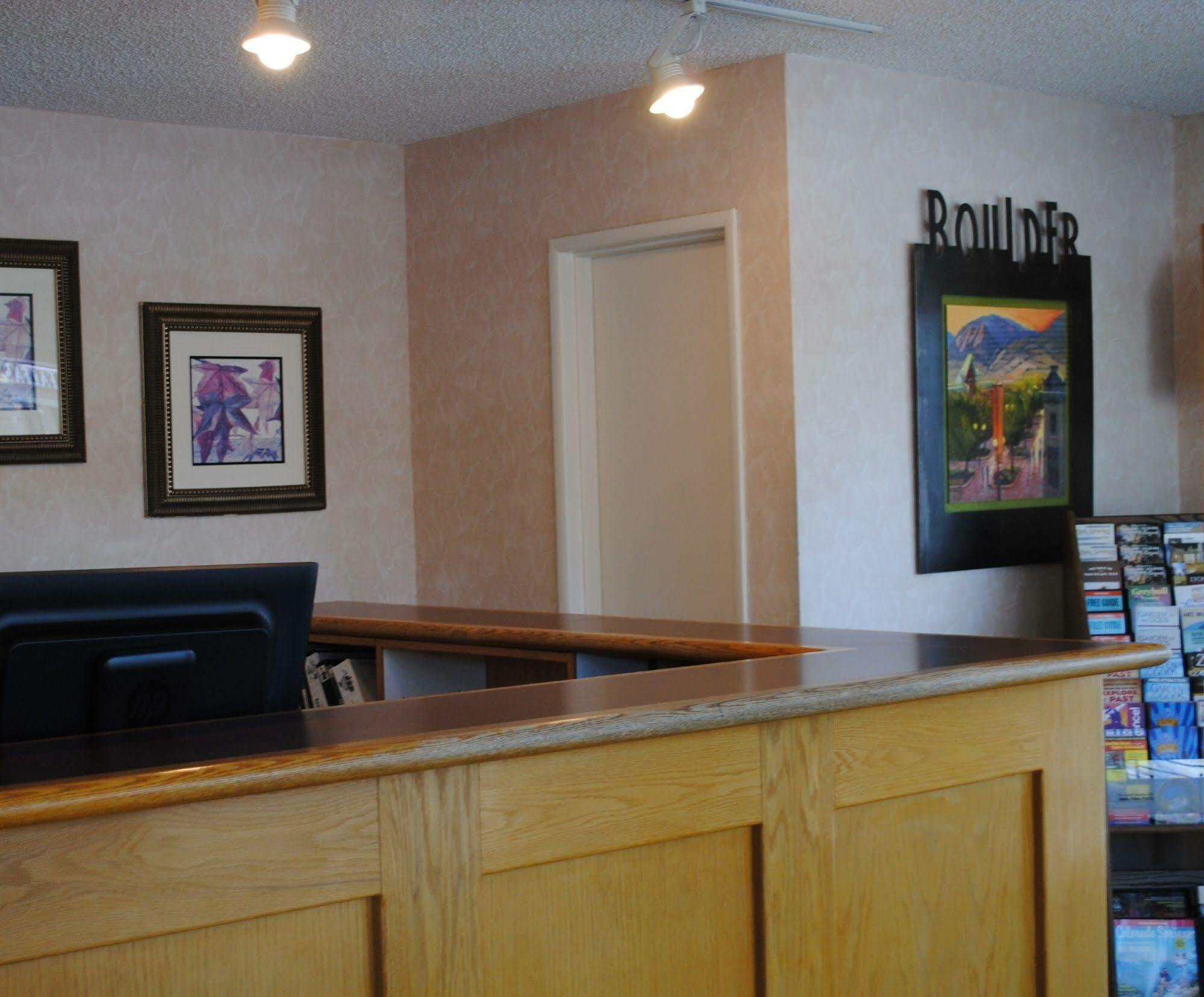 Boulder University Inn エクステリア 写真